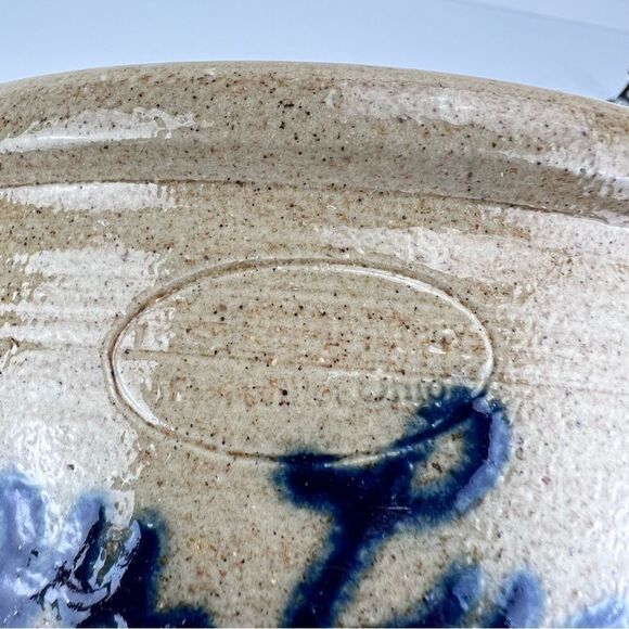 STONEWARE DOUBLE HANDLE SMALL CROCK FIGGY PUDDINGS - Picture 5 of 10